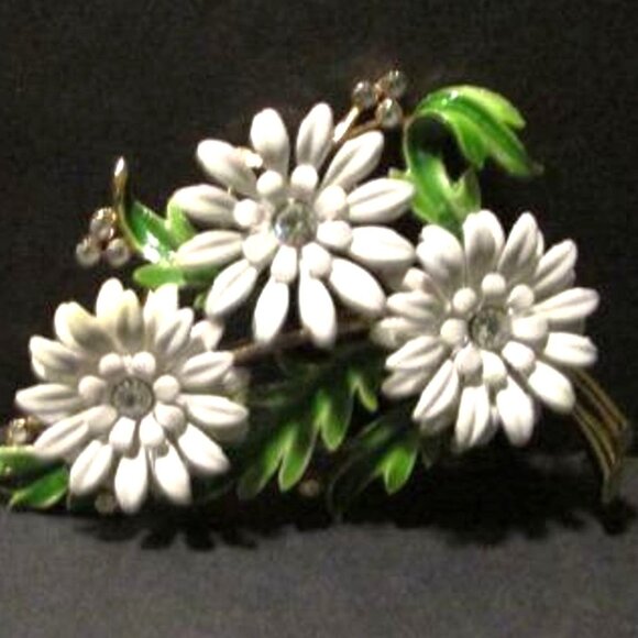 Vtg Crown Trifari Enamel Brooch White Flowers With Green Leaves And Crystals Pin - Picture 3 of 8
